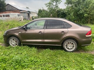 2014 Volkswagen Polo V, коричневый, 850000 рублей, вид 4