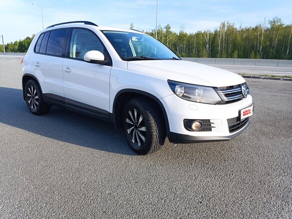 2011 Volkswagen Tiguan I Рестайлинг, белый, 890000 рублей - вид 2