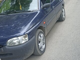 1997 Ford Escort V Рестайлинг 2, чёрный, 70000 рублей, вид 3