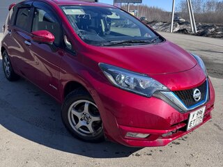 2018 Nissan Note e-Power II Рестайлинг, красный, 1250000 рублей, вид 1