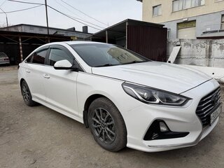 2018 Hyundai Sonata VII (LF) Рестайлинг, белый, 1300000 рублей, вид 3