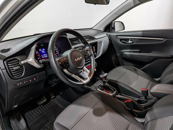 2021 Kia Rio X IV Рестайлинг, серебристый, 1655000 рублей - вид 14