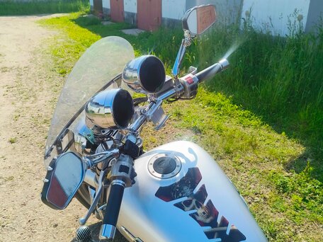 1999 Suzuki Desperado VZ400, серебристый, 300000 рублей, вид 2