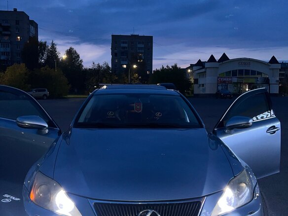 2009 Lexus IS 250 II Рестайлинг, голубой, 970000 рублей - вид 2
