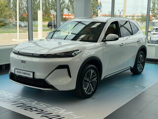 2026 Geely EX5 Гибрид EM-R, белый, 3829990 рублей, вид 4