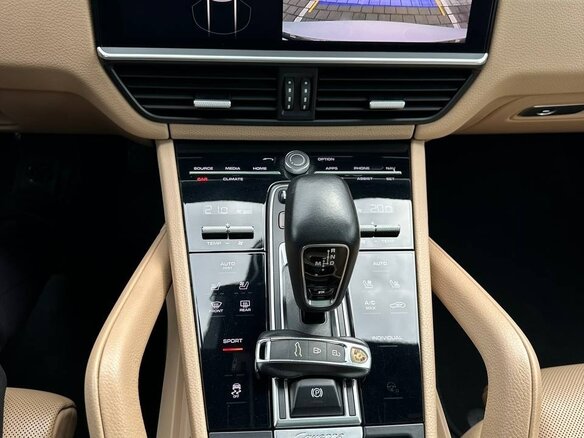 2021 Porsche Cayenne III, белый, 6000000 рублей - вид 13