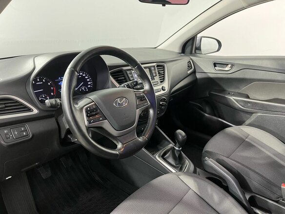 2017 Hyundai Solaris II, серый, 1109000 рублей - вид 7