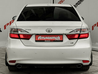 2017 Toyota Camry VII (XV50) Рестайлинг 2, белый, 2250000 рублей, вид 5