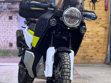 2023 Husqvarna Norden 901, серый, 1450000 рублей, вид 5