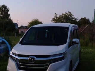 2017 Honda Stepwgn Spada V Рестайлинг, белый, 2500000 рублей, вид 1