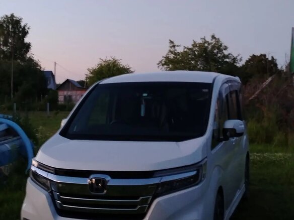 2017 Honda Stepwgn Spada V Рестайлинг, белый, 2500000 рублей