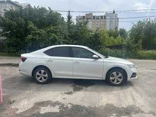 2021 Skoda Octavia IV (A8), белый, 2450000 рублей, вид 3