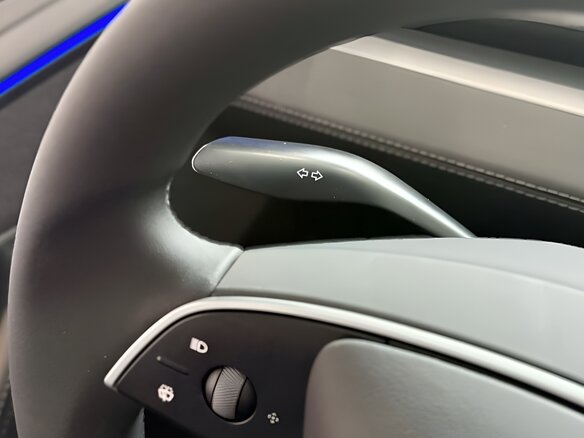 2025 Tesla Model Y Standard I Рестайлинг, серебристый - вид 14