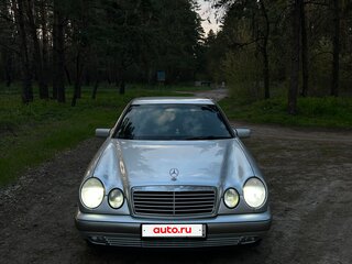 1997 Mercedes-Benz E-Класс 200 II (W210, S210), серый, 500000 рублей, вид 1