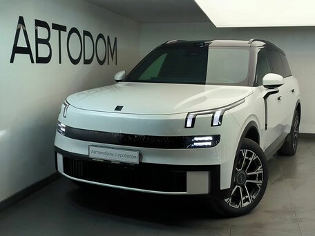 Lynk & Co 900