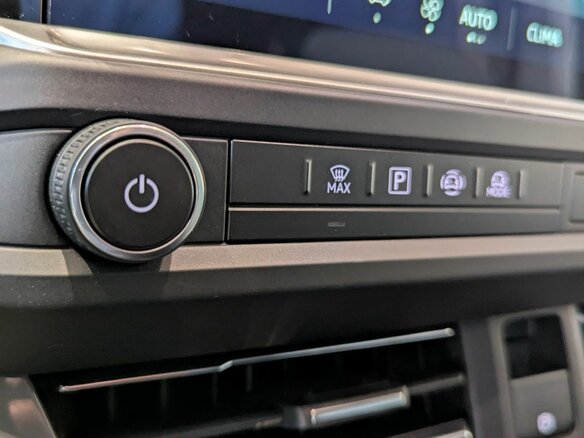 2025 Volkswagen Caravelle T7, чёрный, 10490000 рублей - вид 16