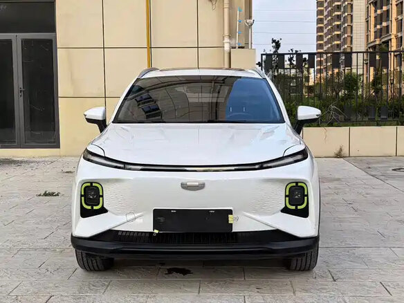 2025 Geely Geometry E 39.4 kWh, белый, 1390010 рублей - вид 1