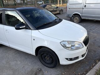 2012 Skoda Fabia II Рестайлинг, белый, 500000 рублей, вид 2