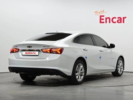 2021 Chevrolet Malibu IX Рестайлинг, белый, 1630000 рублей, вид 3