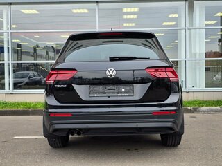 2018 Volkswagen Tiguan II, чёрный, 2030000 рублей, вид 5