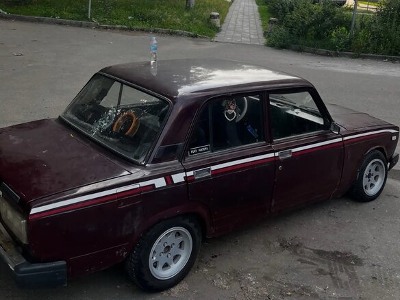 2005 Lada (ВАЗ) 2107, пурпурный - вид 4