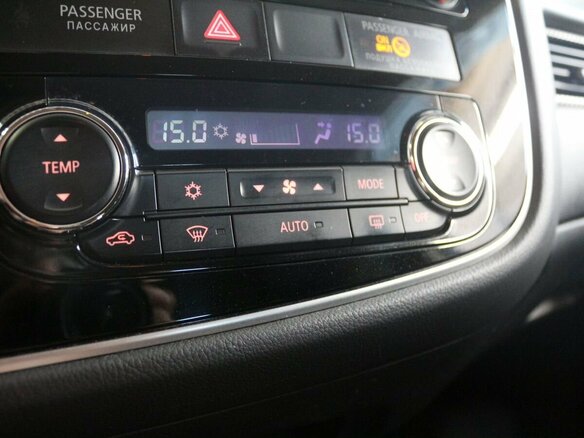 2014 Mitsubishi Outlander III Рестайлинг, серебристый - вид 10