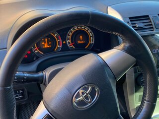 2011 Toyota Corolla X (E140, E150) Рестайлинг, серебристый, 690000 рублей, вид 5