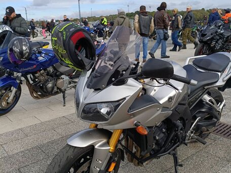 2006 Yamaha FZ1, серебристый, 460000 рублей, вид 2