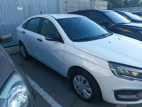 2024 Lada (ВАЗ) Vesta I Рестайлинг (NG), белый, 1110000 рублей