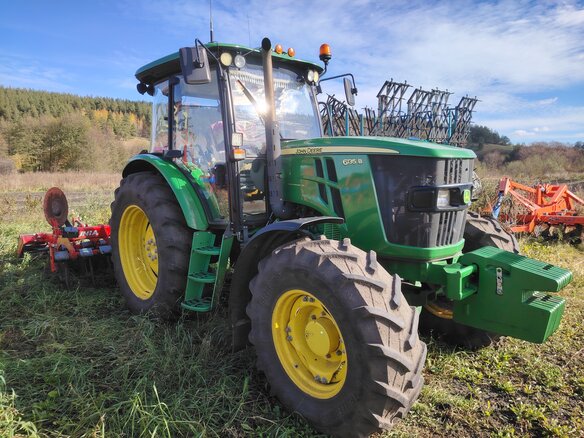 2021 John Deere 6000 Series, зелёный, 7000000 рублей
