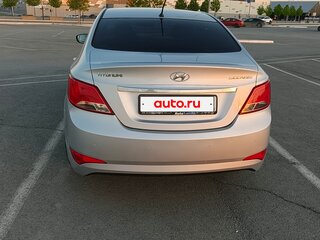 2014 Hyundai Solaris I Рестайлинг, серебристый, 950000 рублей, вид 4