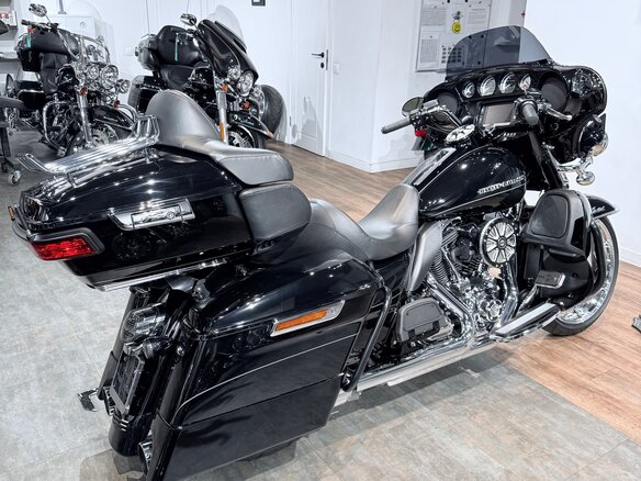 2016 Harley-Davidson Electra Glide, чёрный, 1699000 рублей - вид 3