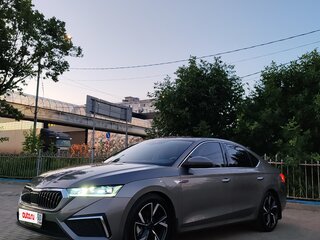 2021 Skoda Octavia IV (A8), серый, 3000000 рублей, вид 2