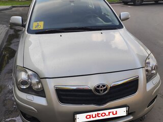 2007 Toyota Avensis II Рестайлинг, серебристый, 730000 рублей, вид 1