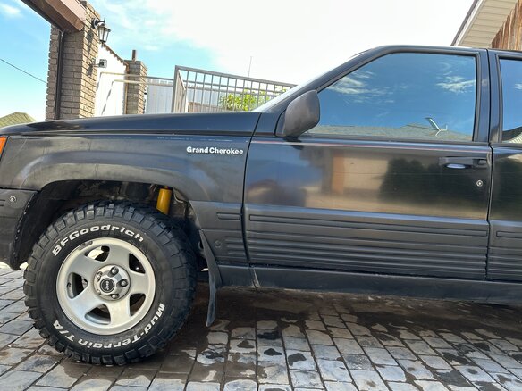 1994 Jeep Grand Cherokee I (ZJ), чёрный - вид 2