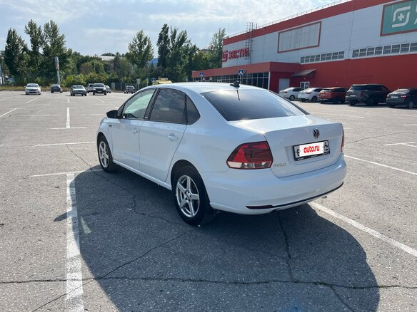 2017 Volkswagen Polo V Рестайлинг, белый, 930000 рублей - вид 6