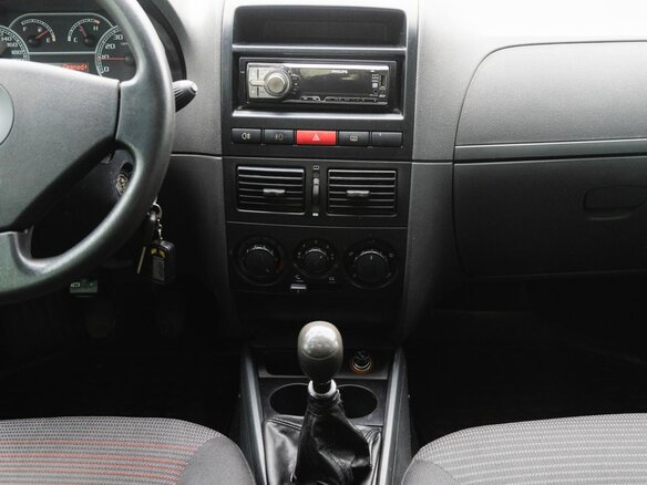2009 Fiat Albea I Рестайлинг, чёрный, 240000 рублей - вид 16