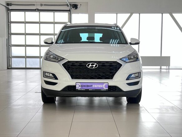 2018 Hyundai Tucson III Рестайлинг, белый, 2250000 рублей - вид 2