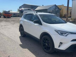 2018 Toyota RAV4 IV (XA40) Рестайлинг, белый, 2380000 рублей, вид 3