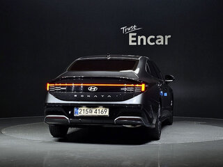 2024 Hyundai Sonata VIII (DN8) Рестайлинг, серый, 2320000 рублей, вид 4