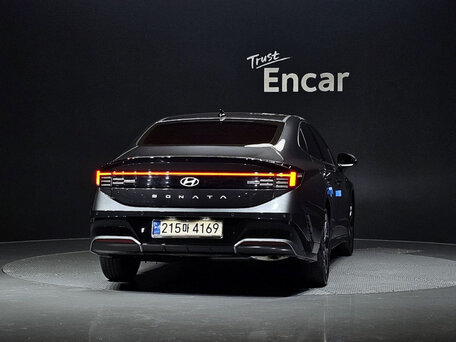 2024 Hyundai Sonata VIII (DN8) Рестайлинг, серый, 2320000 рублей, вид 4