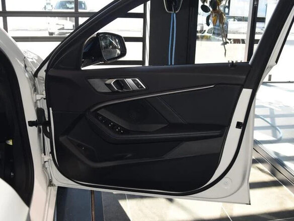 2023 BMW 1 серии 118i III (F40), белый, 1750000 рублей - вид 24