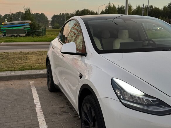 2021 Tesla Model Y Long Range Dual Motor I, белый, 1900000 рублей - вид 2