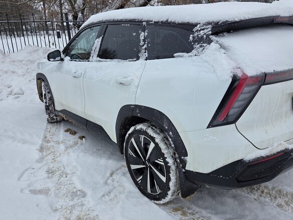 2023 Geely Atlas II, белый, 3000000 рублей - вид 2