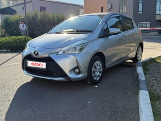 2019 Toyota Vitz III (XP130) Рестайлинг 2, серебристый, 1280000 рублей, вид 2
