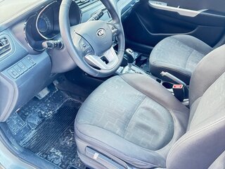 2012 Kia Rio 4-speed III, серебристый, 700000 рублей, вид 5
