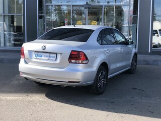 2015 Volkswagen Polo V Рестайлинг, серебристый, 838500 рублей, вид 5