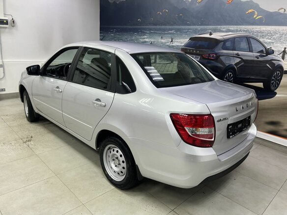 2026 Lada (ВАЗ) Granta I Рестайлинг, серебристый, 1143400 рублей - вид 6