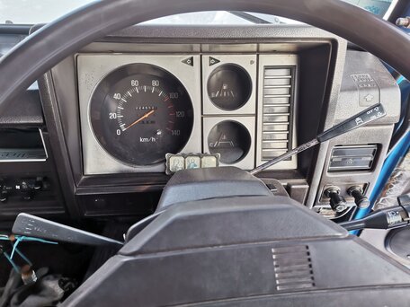 1988 Nissan Atlas, синий, 2000000 рублей, вид 2