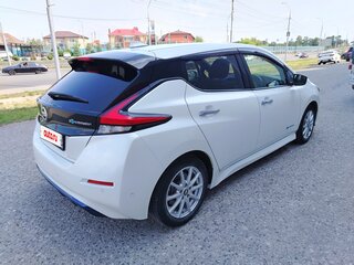 2017 Nissan Leaf II (ZE1), белый, 1850000 рублей, вид 5
